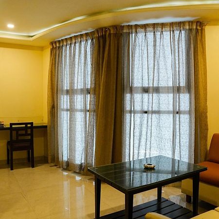 Hotel Viva Inn Yerandwane エクステリア 写真